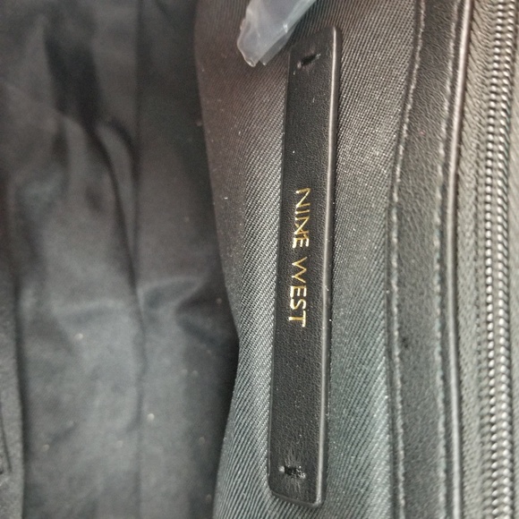 COPY - NINE WEST BEDFORD Black Crossbody Gold Ton… - Picture 5 of 8